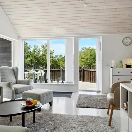 Beautiful In With Kitchen Holiday home *