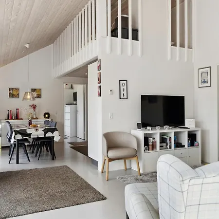 Beautiful In With Kitchen Holiday home *